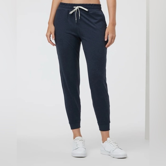Vuori Performance DreamKnit™ Joggers Midnight Heather...